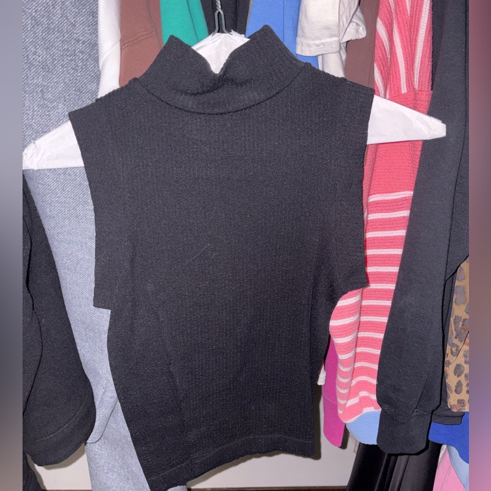 Dynamic black mock neck tank